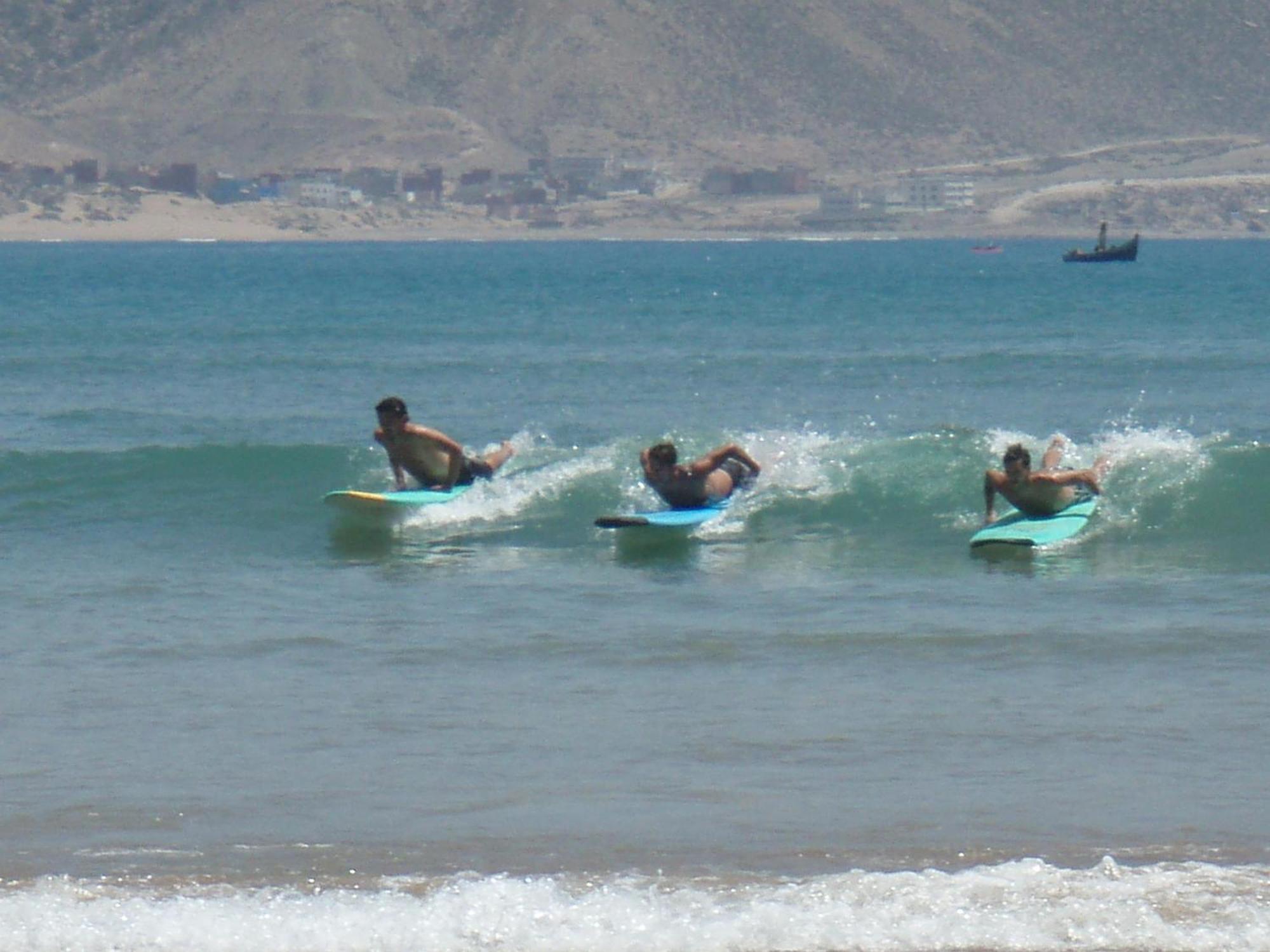 Red Carpet Surf Camp Sea, Mountain & Garden Escape Hotell Tamraght Eksteriør bilde